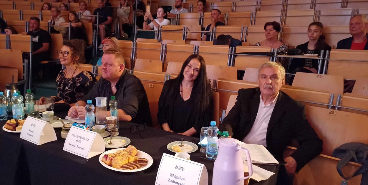 Byłem festiwalowym jurorem /przedruk z miesięcznika ŚLĄSK/