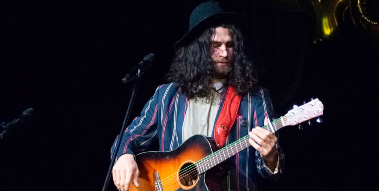 Dominik Czuż jako gość 141. wieczoru Bielskiej Sceny Kabaretowej