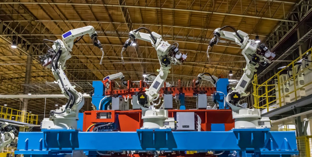 Niezawodny warsztat spawalniczy – jak dobrać sprzęt, akcesoria i oprzyrządowanie