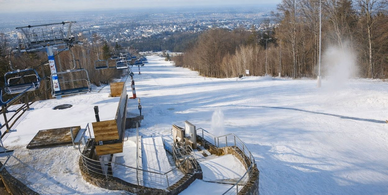 Górna stacja kolejki linowej na Dębowcu