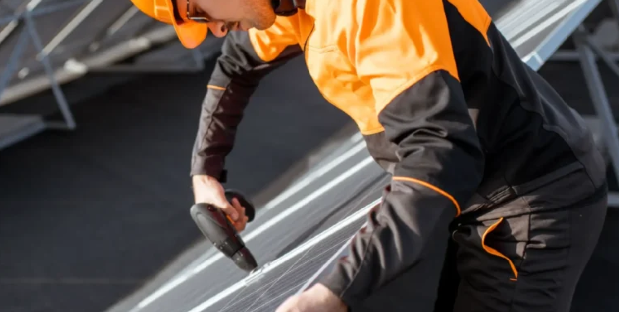 Kompletne konstrukcje fotowoltaiczne do instalacji dachowych i gruntowych