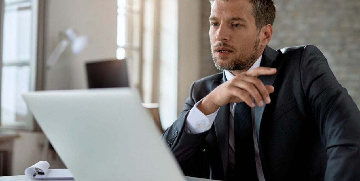 Prawnik IT i radca prawny w branży technologicznej - Jak może być wsparciem?