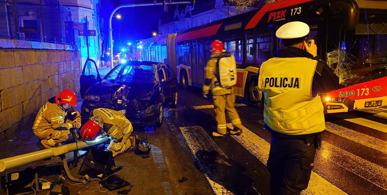 Kolizja z autobusem MZK w Bielsku-Białej na 3 Maja