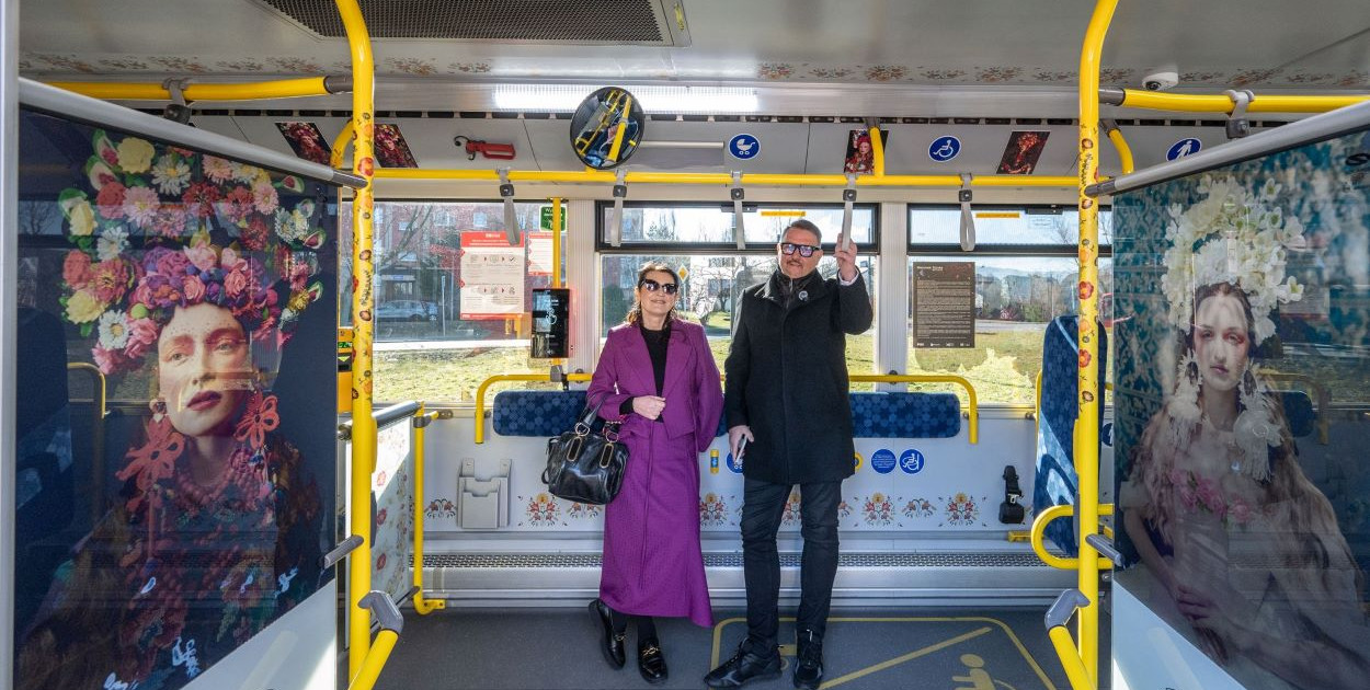 ETNObus w Bielsku-Białej. Mobilna galeria sztuki kursuje na miejskich liniach