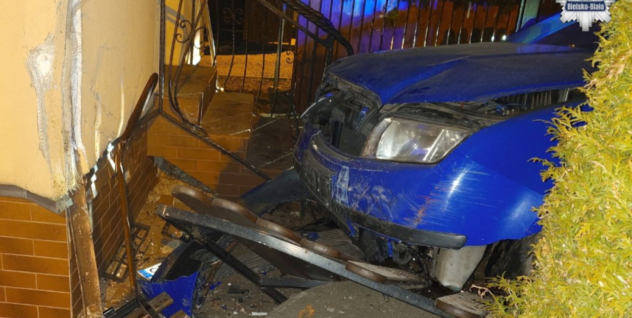 Bielsko-Biała: Pijana kierująca wjechała w dom przy ul. Krzemionki