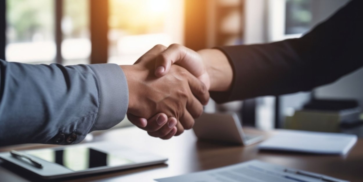 Jak skutecznie łączyć stałą pracę z dodatkową?