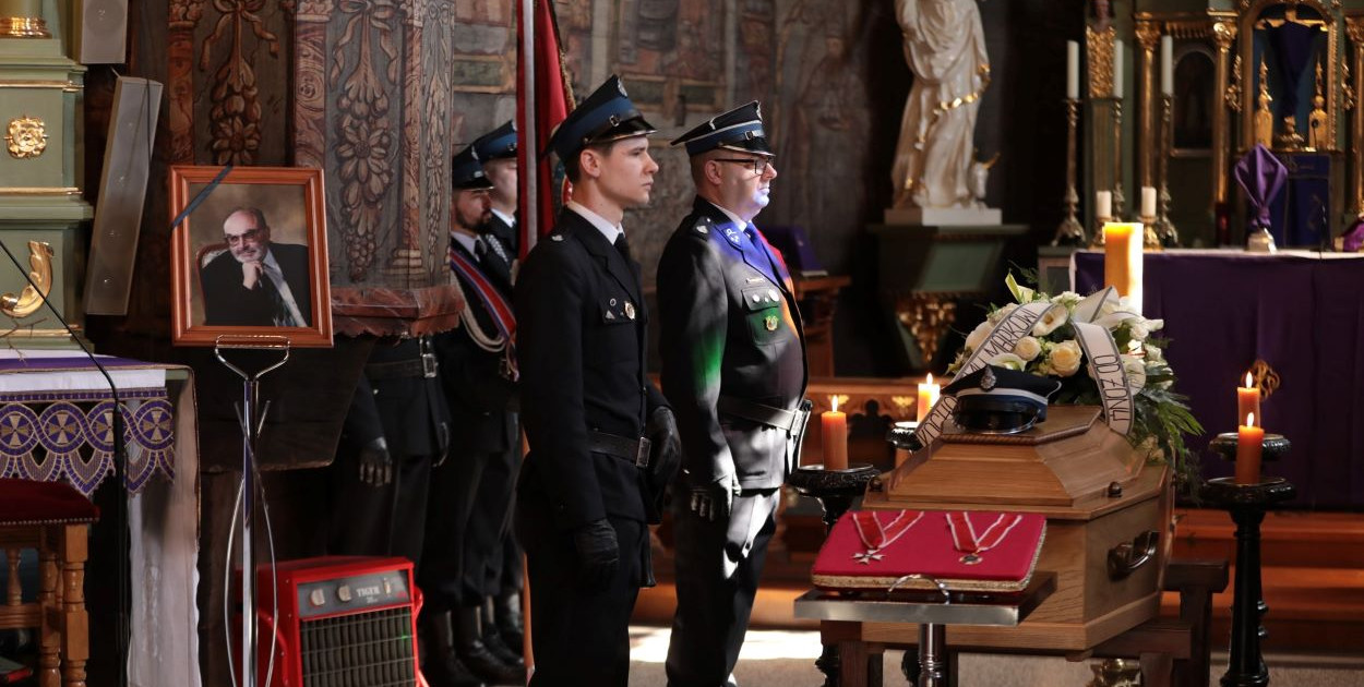 Pogrzeb prof. Marka Trombskiego w Bielsku-Białej z asystą PSP i OSP