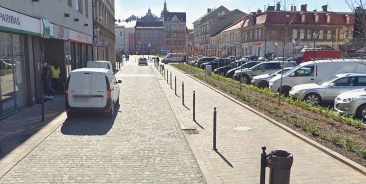 Jest szeroko i gładko, można jechać szybko. Radny proponuje zmiany na Cyniarskiej