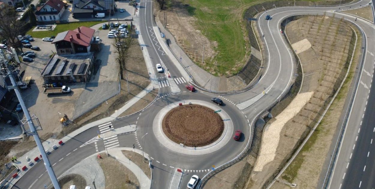 Węzeł na Mazańcowickiej po przebudowie. Kierowcy wjechali na nowy układ drogowy