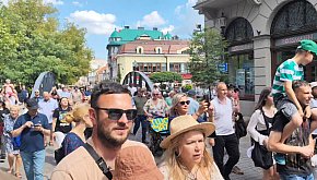 Parada Nowoorleańska na bielskim deptaku