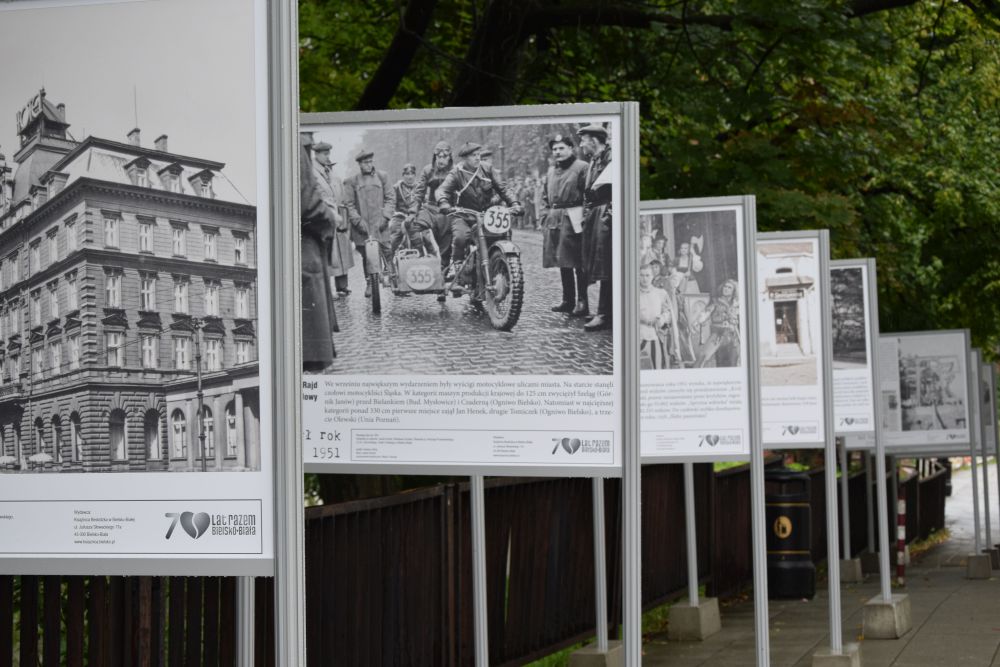 wystawa Jacka Kachla z okazji 70 rocznicy polaczenia miast Bielska i Białej