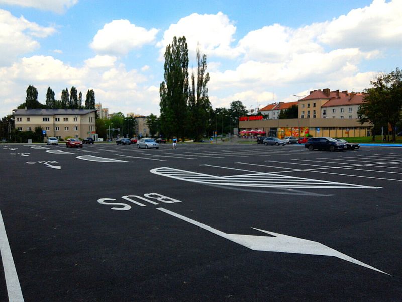 Bezpłatny parking przy ulicy Broniewskiego