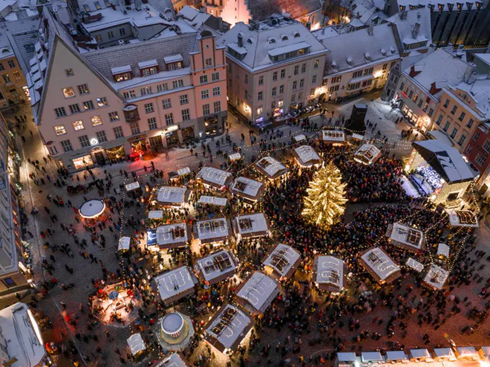 Tallinn, Estonia – Jarmark na Placu Ratuszowym