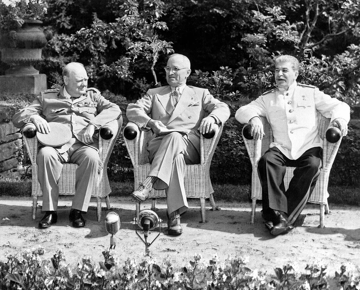 W. Churchill, H.Truman i J. Stalin na konferencji w Poczdamie