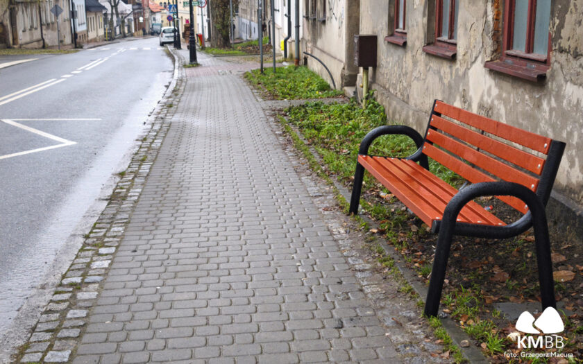 Ławka Sobieskiego/Wyspiańskiego Ławki na przystankach w Bielsku-Białej