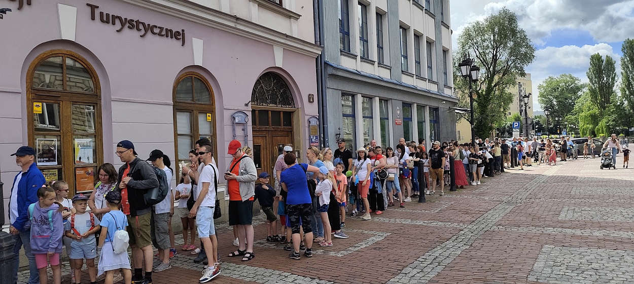 Chętnych do gry miejskiej GDZIE JEST SZPIEG? nie brakowało