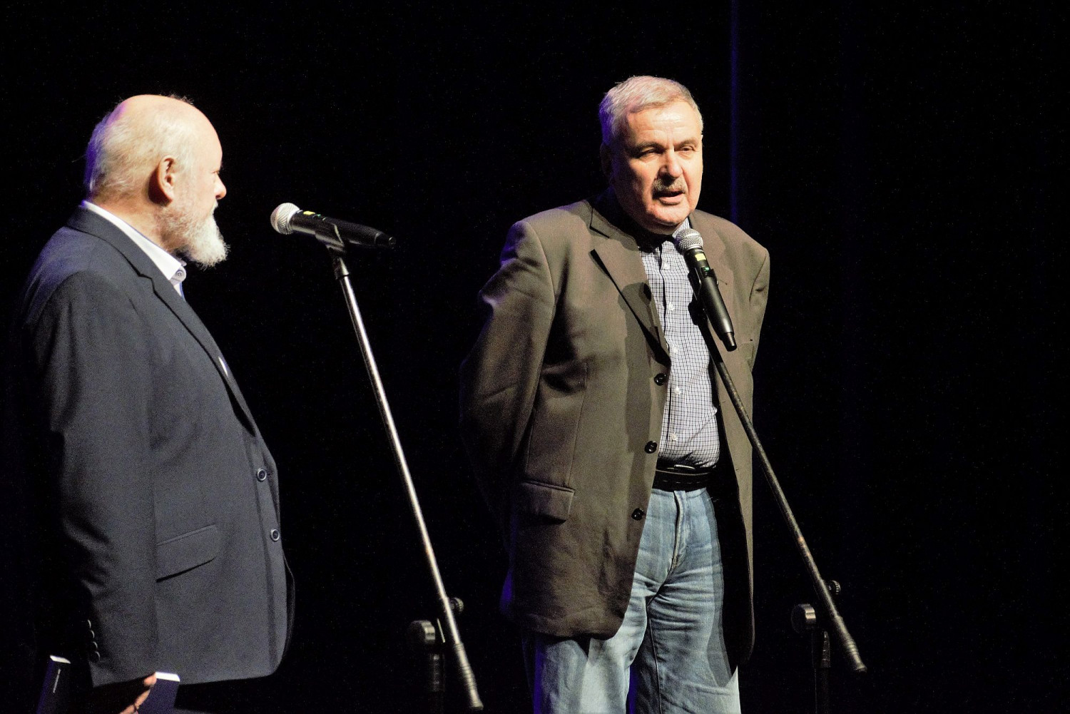 Gosodarz wieczoru Jan Picheta i redaktor Zbigniew Lubowski