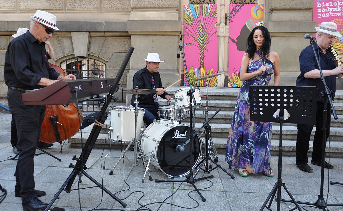 Jerry Brass Band na placu Ratuszowym podczas Bielskiej Zadymki Jazzowej / fot. Zbigniew Lubowski