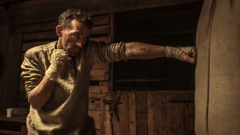 kadr z filmu Mistrz z Piotrem Głowackim