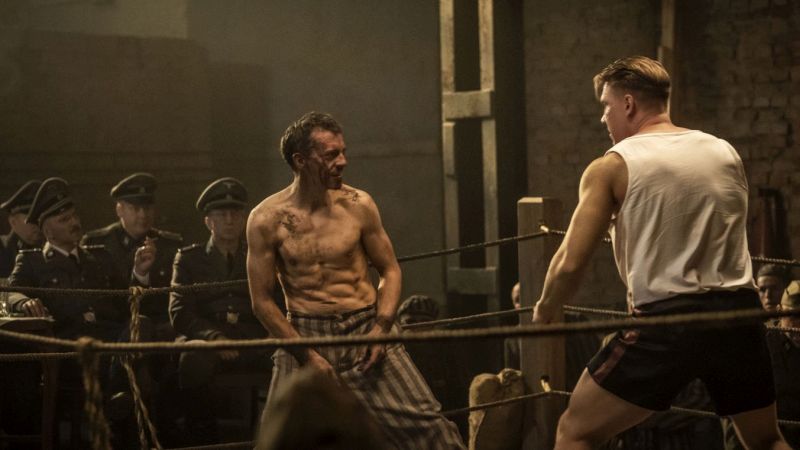 kadr z filmu Mistrz z Piotrem Głowackim