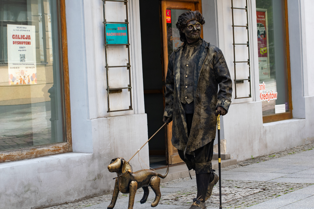Żywa rzeźba przygotowana przez kolektyw Street Art Masters