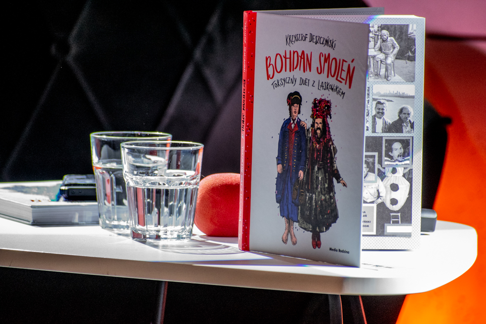 Rozmowy na żółtej sofie