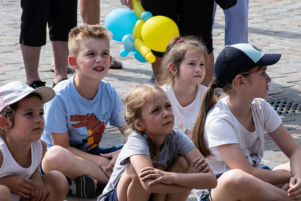 Dziecięca widownia z zapartym tchem przyglądała się spektaklowi