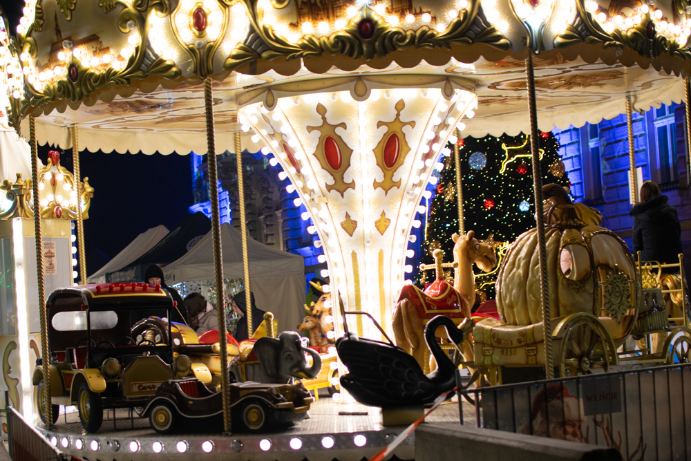 Karuzela na placu Ratuszowym Święta na Starówce