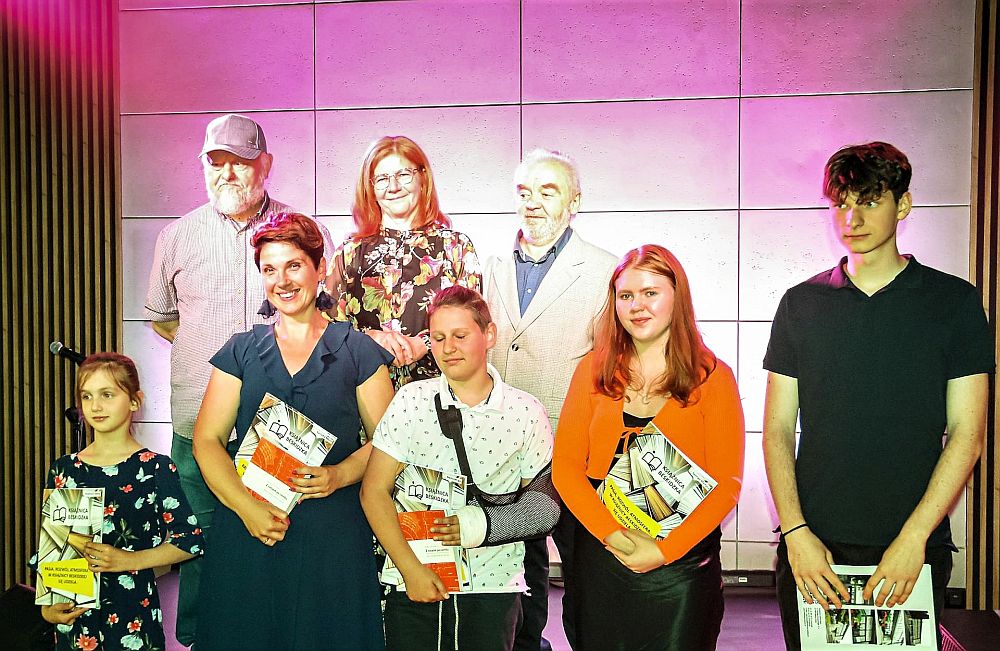Laureaci konkursu Recenzja 2023 w towarzystwie jury