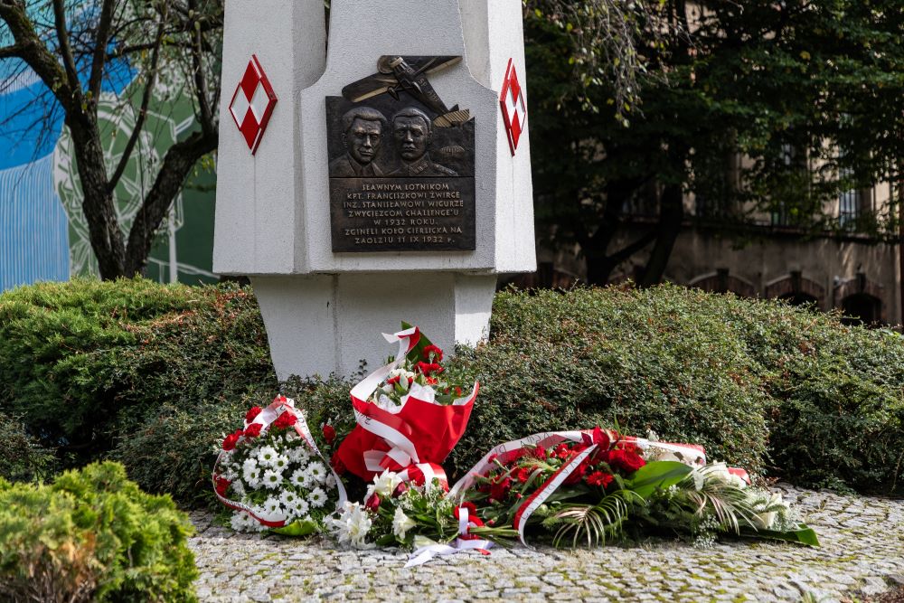 Pomnik Żwirki i Wigury