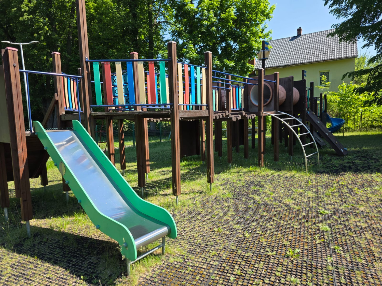 Odświeżone place zabaw Gmina Jaworze