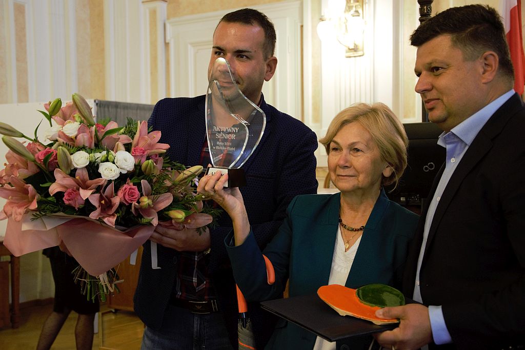 Laureatka Plebiscytu Aktywny Senior Roku 2021 - Lilianna Zarębińska Laureatka Plebiscytu Aktywny Senior Roku 2021 - Lilianna Zarębińska